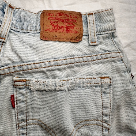 Levi’s shorts - Picture 3 of 8
